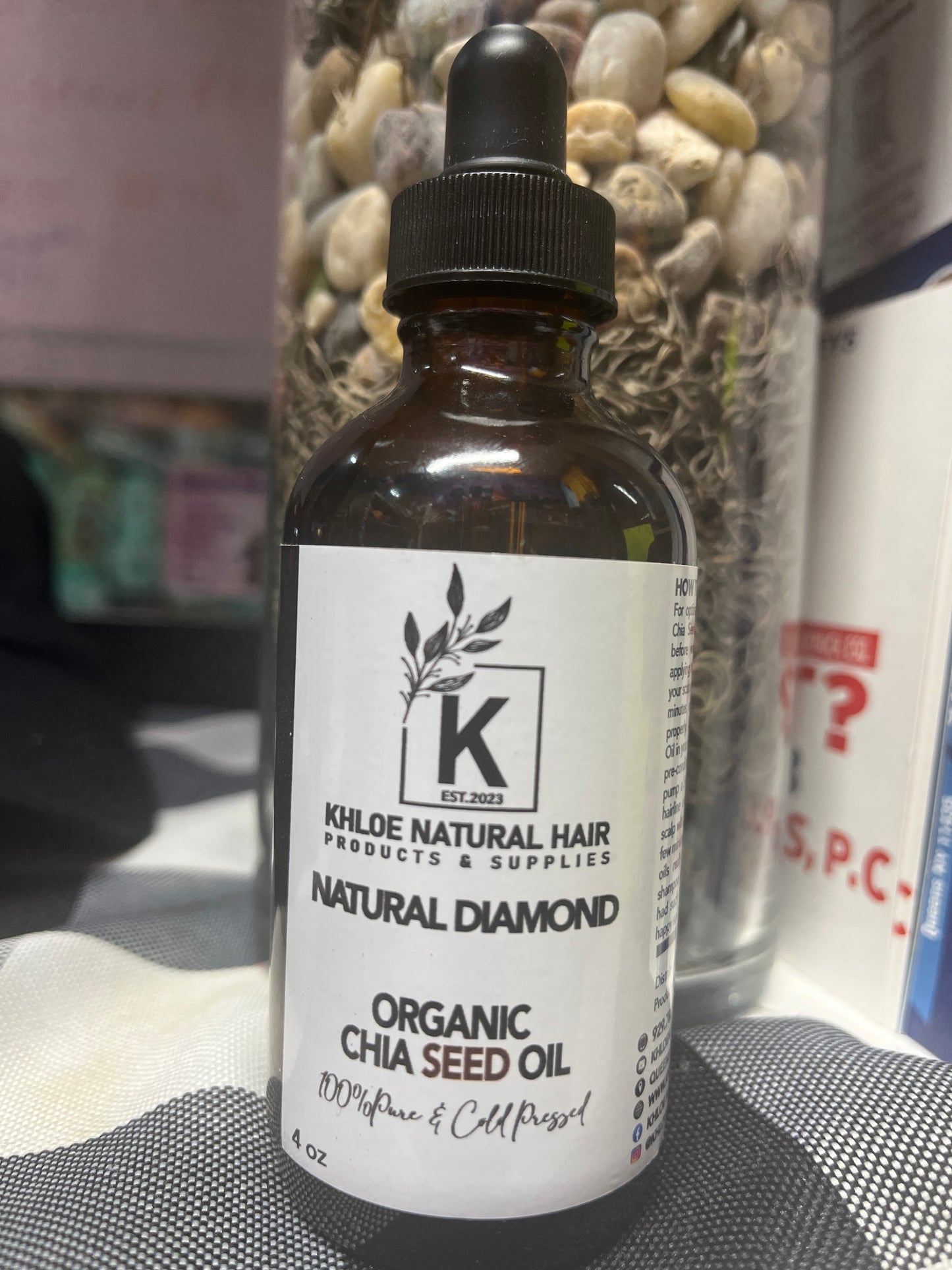 Natural Diamond o Organic Chia Seed Oil.